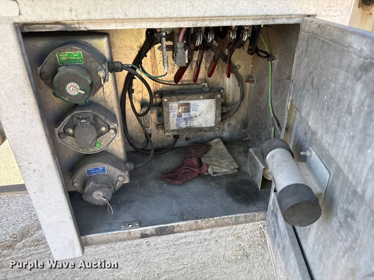 image for item ND9463 2009 Heil tank trailer