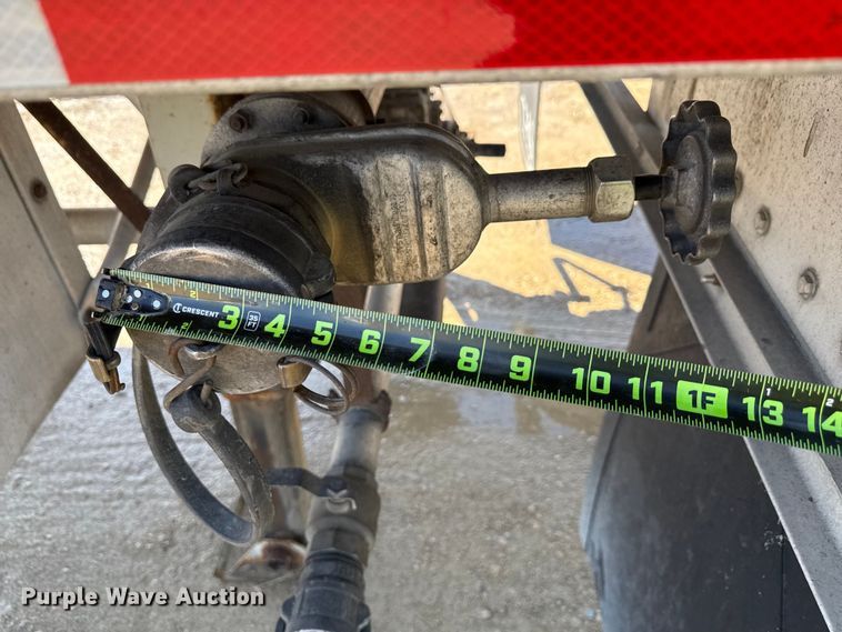 image for item ND9463 2009 Heil tank trailer