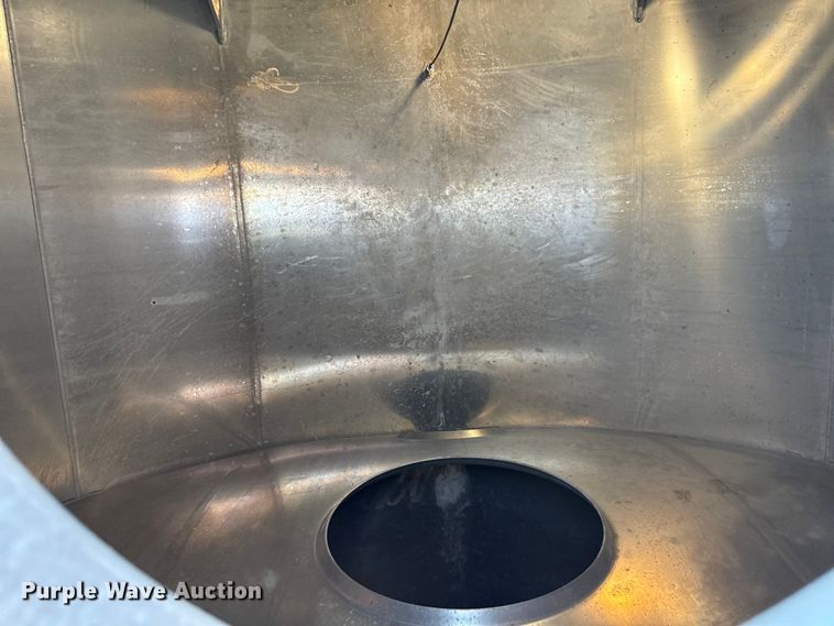 image for item ND9463 2009 Heil tank trailer