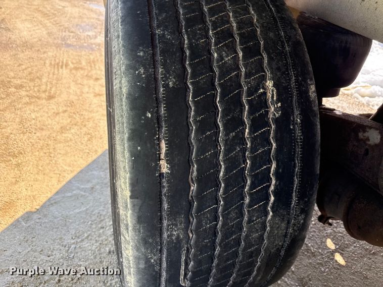 image for item ND9463 2009 Heil tank trailer