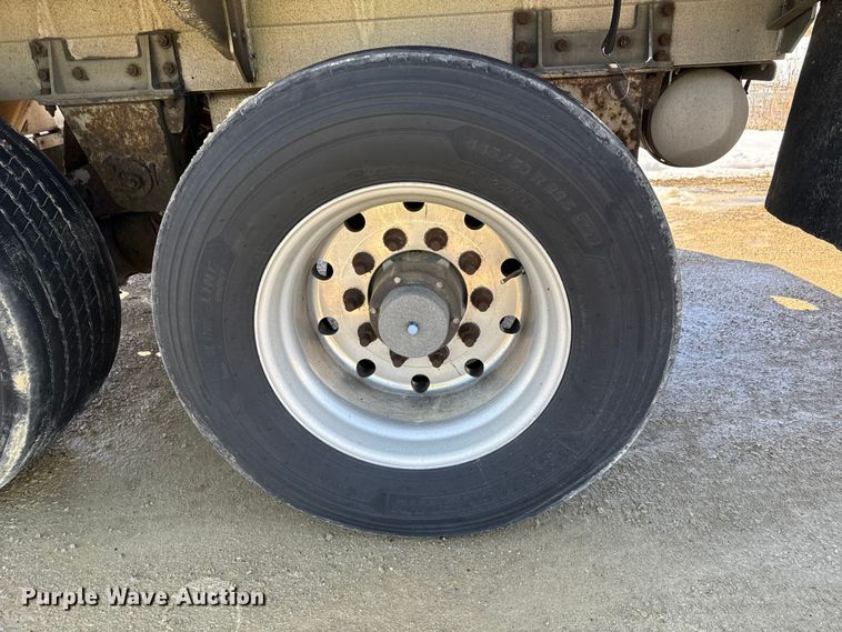 image for item ND9463 2009 Heil tank trailer