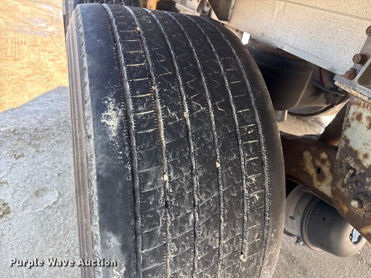 image for item ND9463 2009 Heil tank trailer