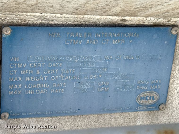 image for item ND9463 2009 Heil tank trailer