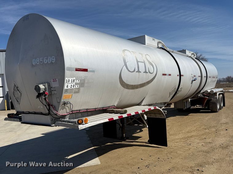 image for item ND9464 2008 Polar tank trailer