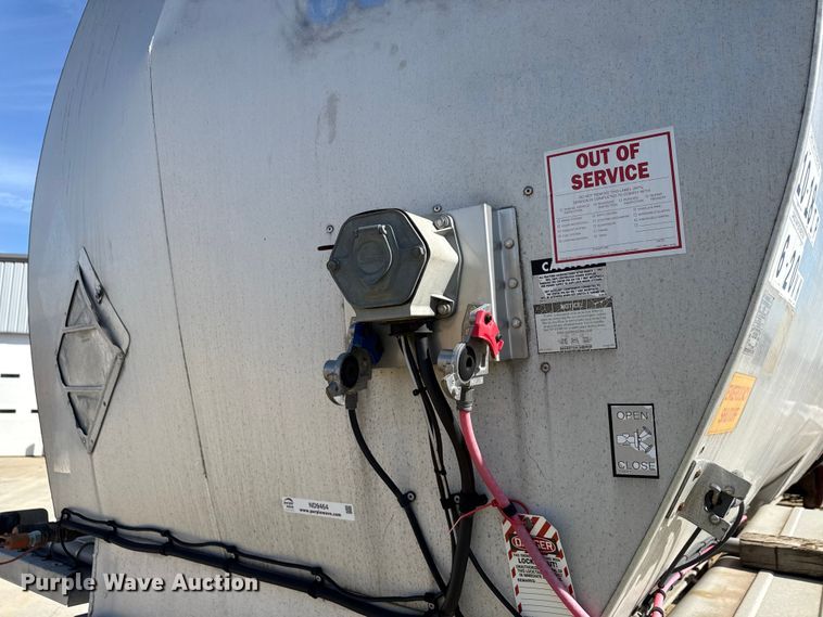 image for item ND9464 2008 Polar tank trailer