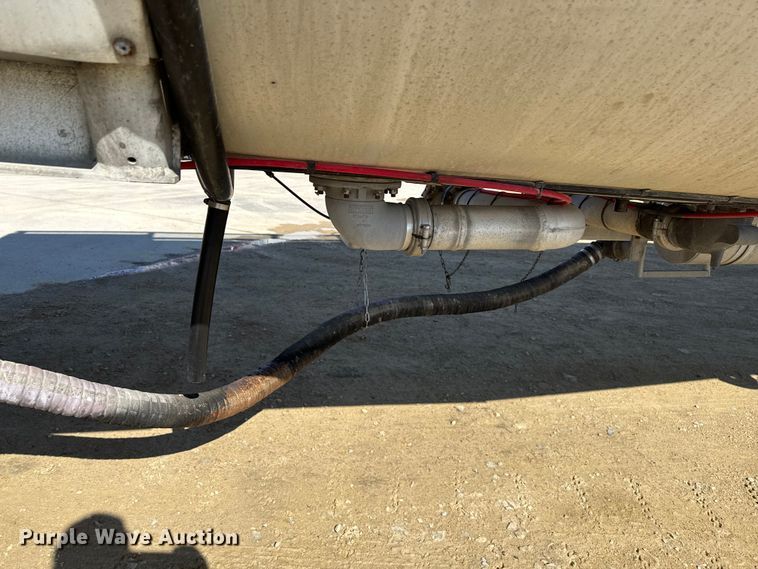 image for item ND9464 2008 Polar tank trailer