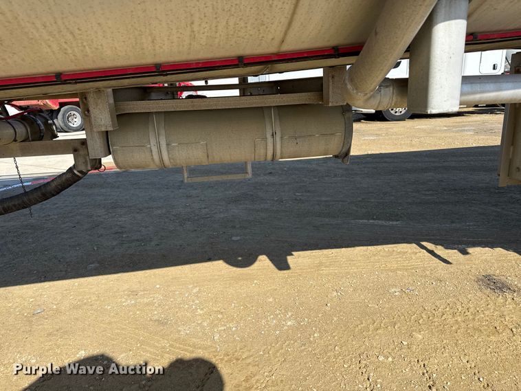 image for item ND9464 2008 Polar tank trailer