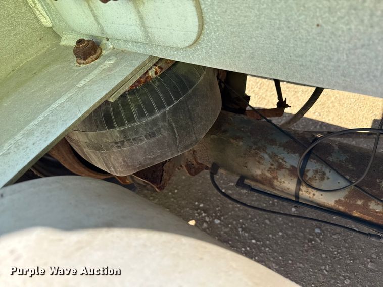 image for item ND9464 2008 Polar tank trailer