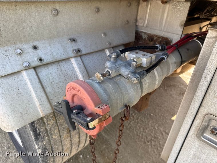 image for item ND9464 2008 Polar tank trailer