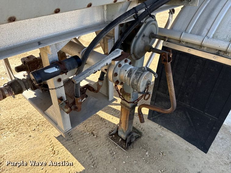 image for item ND9464 2008 Polar tank trailer