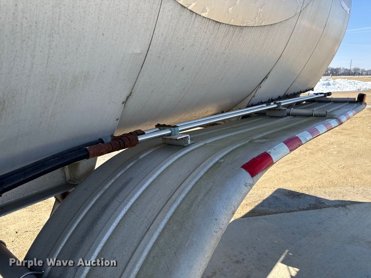 image for item ND9464 2008 Polar tank trailer