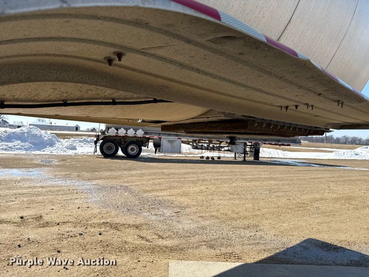 image for item ND9464 2008 Polar tank trailer