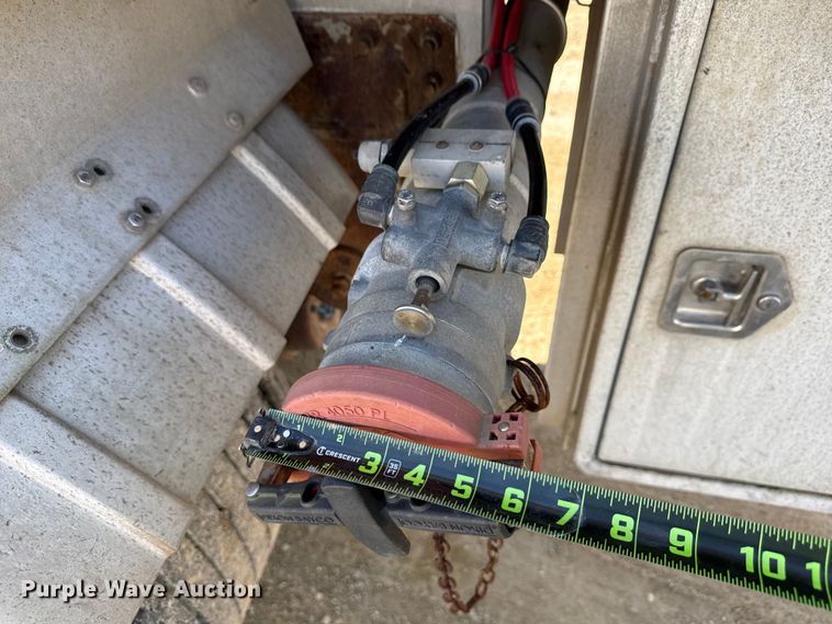 image for item ND9464 2008 Polar tank trailer