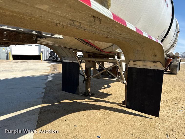 image for item ND9464 2008 Polar tank trailer