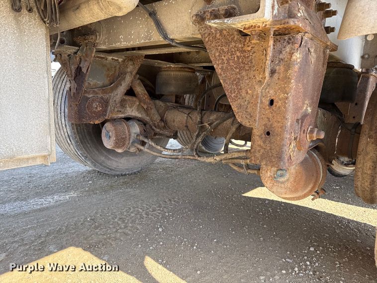 image for item ND9464 2008 Polar tank trailer