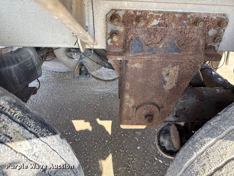 image for item ND9464 2008 Polar tank trailer