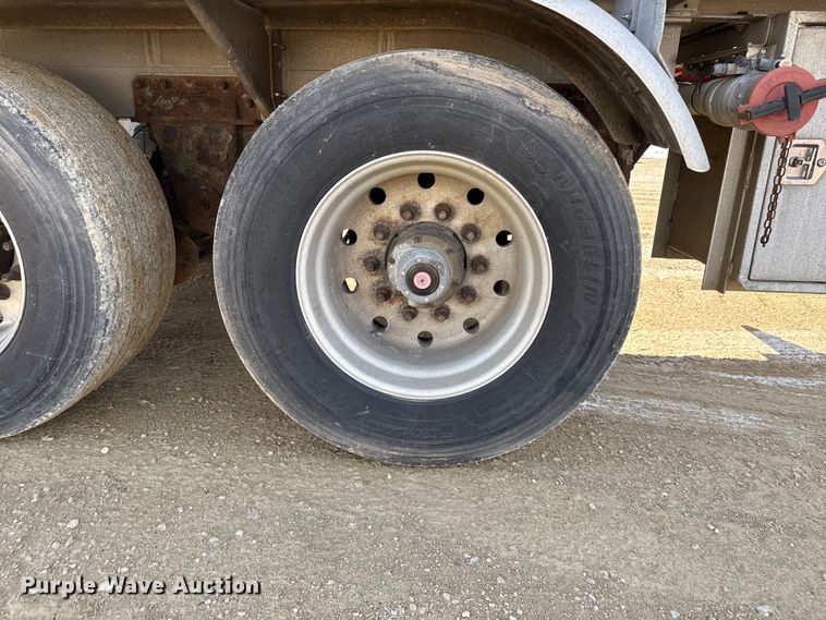 image for item ND9464 2008 Polar tank trailer