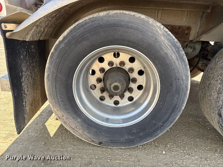 image for item ND9464 2008 Polar tank trailer