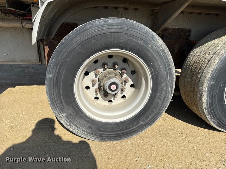 image for item ND9464 2008 Polar tank trailer