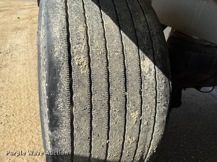 image for item ND9464 2008 Polar tank trailer