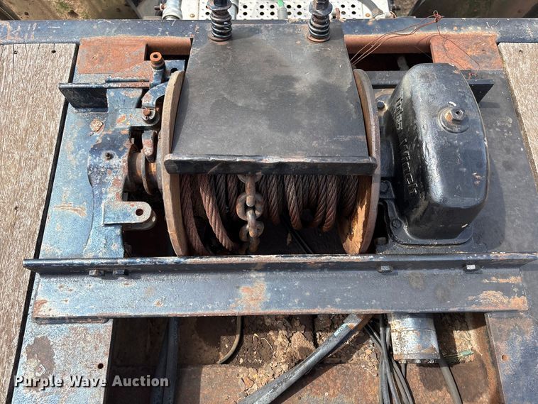 image for item NK9050 1999 Ledwell HT48102HT tilt deck hydraulic tail equipment trailer