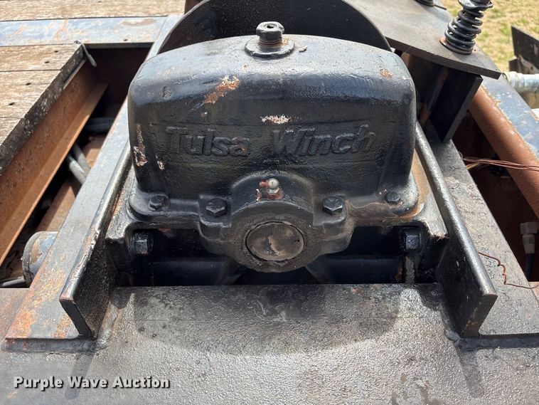 image for item NK9050 1999 Ledwell HT48102HT tilt deck hydraulic tail equipment trailer