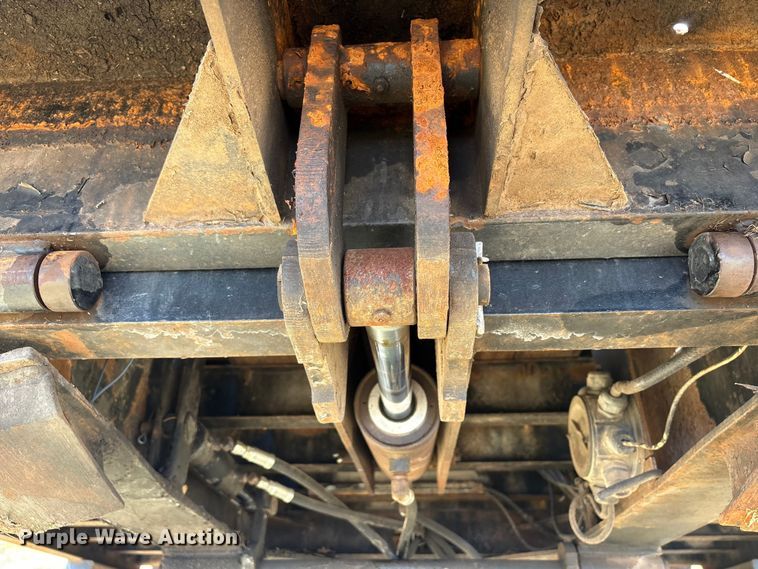 image for item NK9050 1999 Ledwell HT48102HT tilt deck hydraulic tail equipment trailer