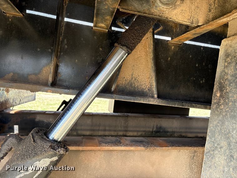 image for item NK9050 1999 Ledwell HT48102HT tilt deck hydraulic tail equipment trailer