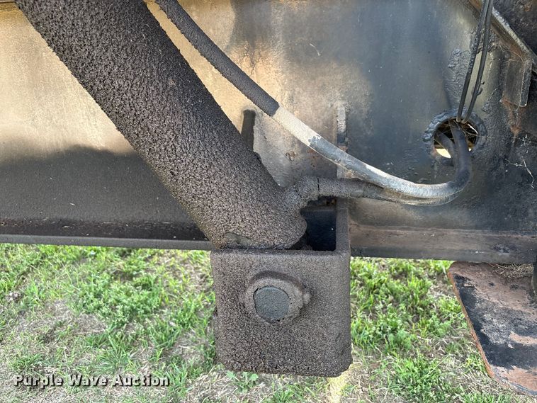 image for item NK9050 1999 Ledwell HT48102HT tilt deck hydraulic tail equipment trailer