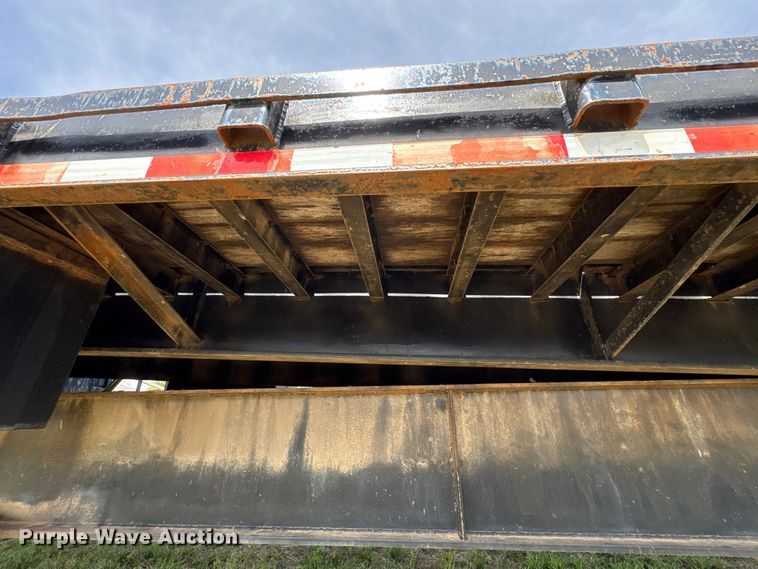 image for item NK9050 1999 Ledwell HT48102HT tilt deck hydraulic tail equipment trailer