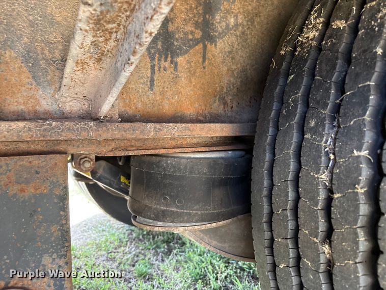 image for item NK9050 1999 Ledwell HT48102HT tilt deck hydraulic tail equipment trailer