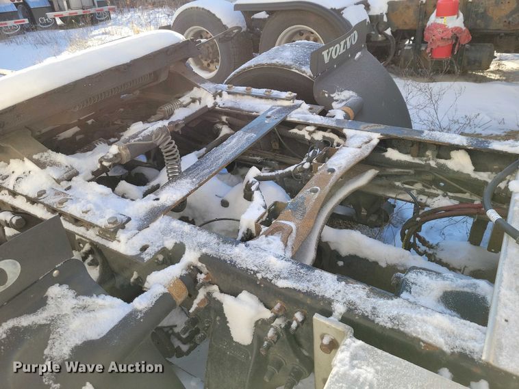 image for item NO9928 2015 Freightliner Cascadia semi truck