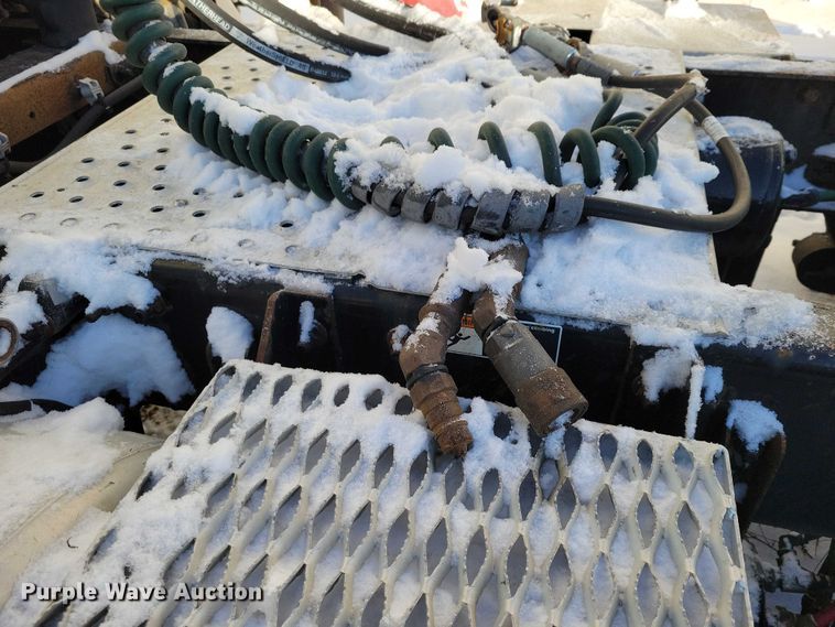 image for item NO9928 2015 Freightliner Cascadia semi truck