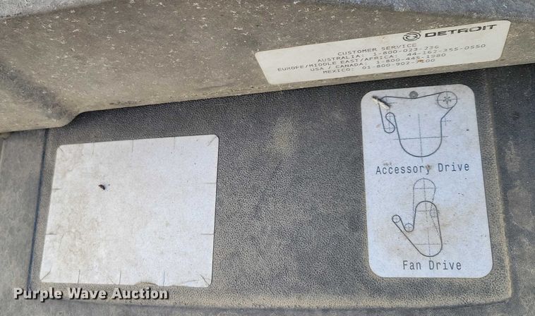 image for item NO9928 2015 Freightliner Cascadia semi truck