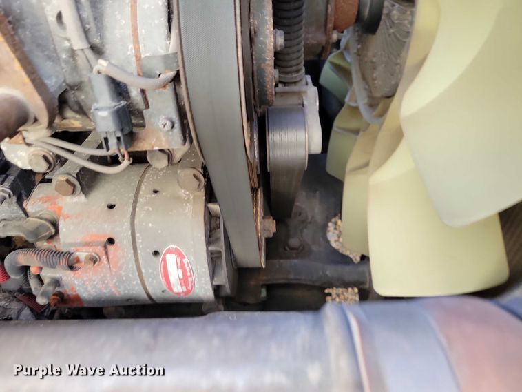 image for item NO9928 2015 Freightliner Cascadia semi truck