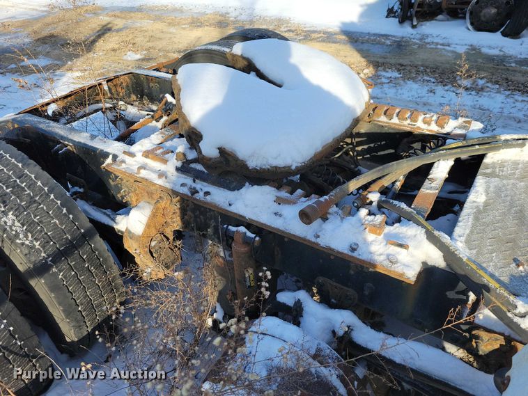 image for item NO9929 2015 Mack Pinnacle semi truck