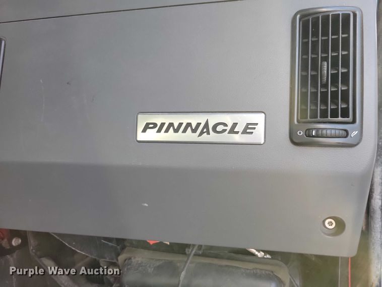 image for item NO9929 2015 Mack Pinnacle semi truck