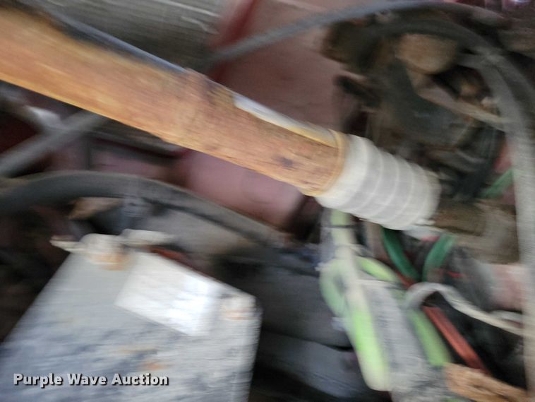 image for item NO9929 2015 Mack Pinnacle semi truck