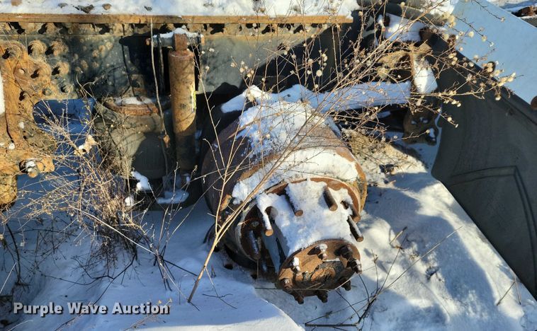 image for item NO9929 2015 Mack Pinnacle semi truck