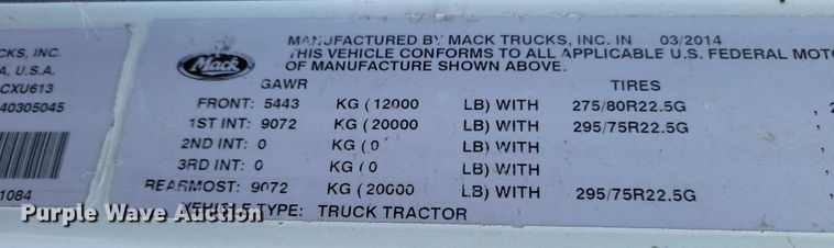 image for item NO9929 2015 Mack Pinnacle semi truck