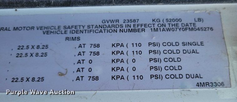 image for item NO9929 2015 Mack Pinnacle semi truck