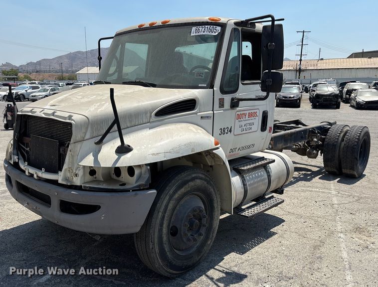 image for item YA0835 2010 International 4300 truck cab and chassis