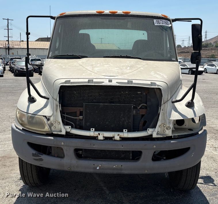 image for item YA0835 2010 International 4300 truck cab and chassis