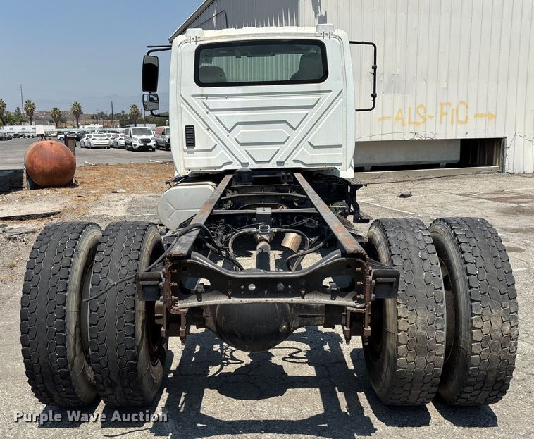 image for item YA0835 2010 International 4300 truck cab and chassis