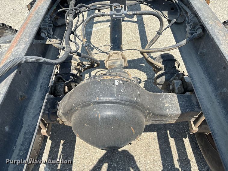 image for item YA0835 2010 International 4300 truck cab and chassis