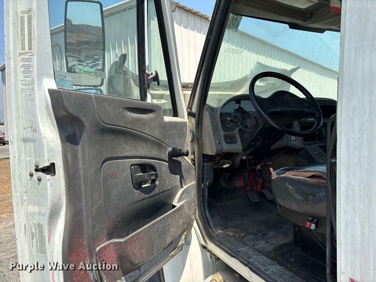 image for item YA0835 2010 International 4300 truck cab and chassis