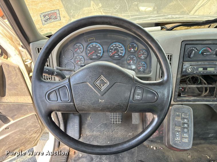 image for item YA0835 2010 International 4300 truck cab and chassis