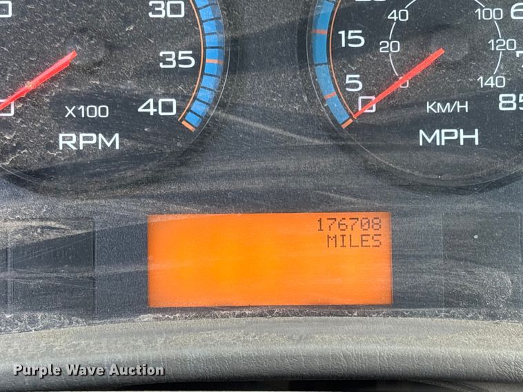 image for item YA0835 2010 International 4300 truck cab and chassis