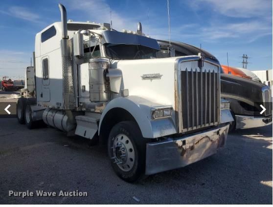 image for item YA1269 2002 Kenworth W900B semi truck