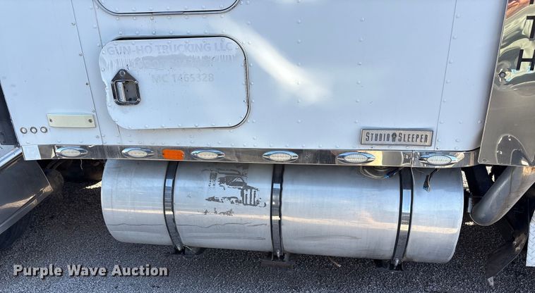 image for item YA1269 2002 Kenworth W900B semi truck